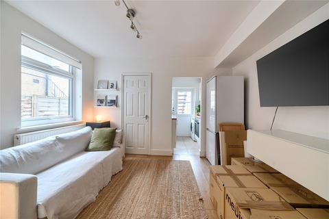 2 bedroom maisonette to rent, Kimble Road, London SW19