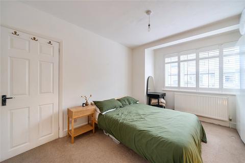 2 bedroom maisonette to rent, Kimble Road, London SW19