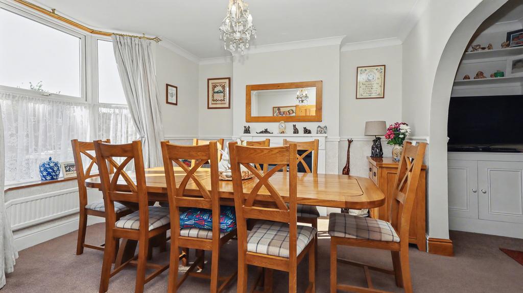 Sitting/Dining room