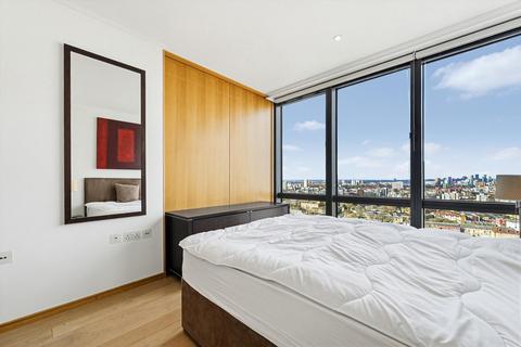2 bedroom flat to rent, Hertsmere Road, London, E14.
