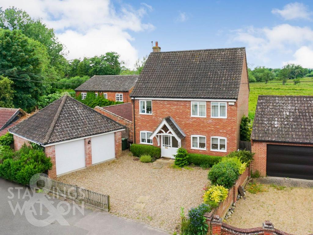 Ditchingham Dam, Ditchingham, Bungay 3 bed detached house for sale - £ ...