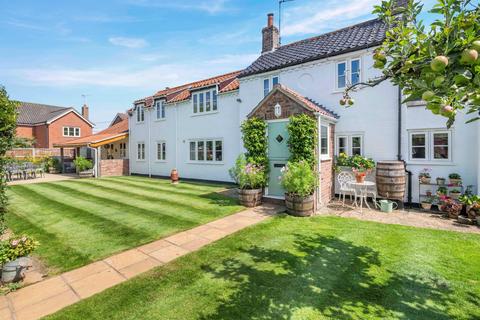 4 bedroom detached house for sale, Church Lane, Bintree, Dereham
