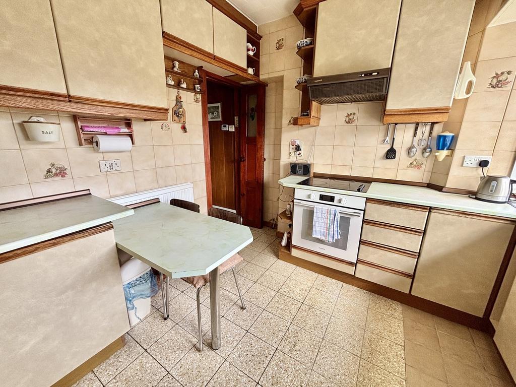 Kitchen / Breakfast Room