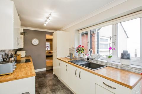 4 bedroom semi-detached house for sale, Plane Tree Nest, Halifax