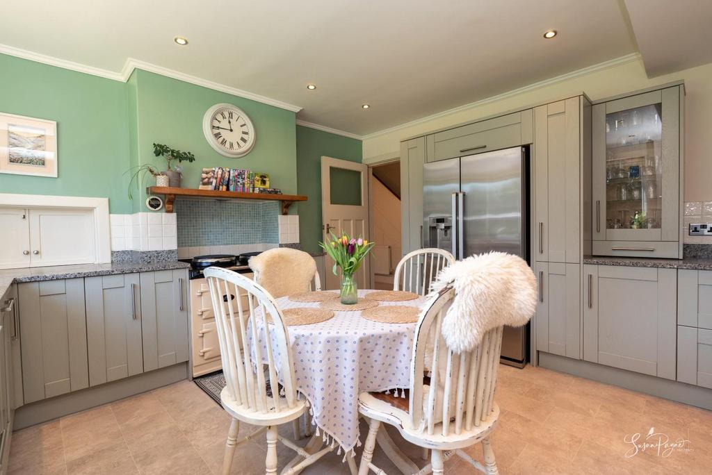 Kitchen / Breakfast Room