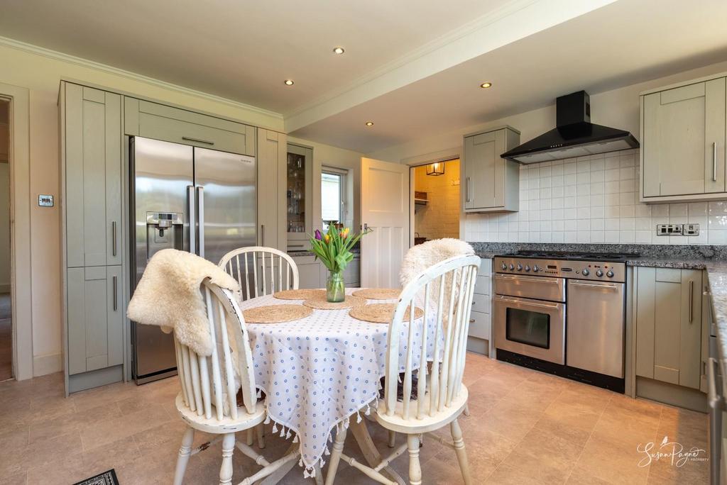 Kitchen / Breakfast Room