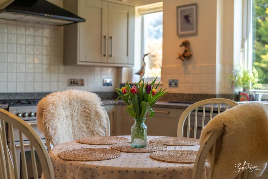 Kitchen / Breakfast Room