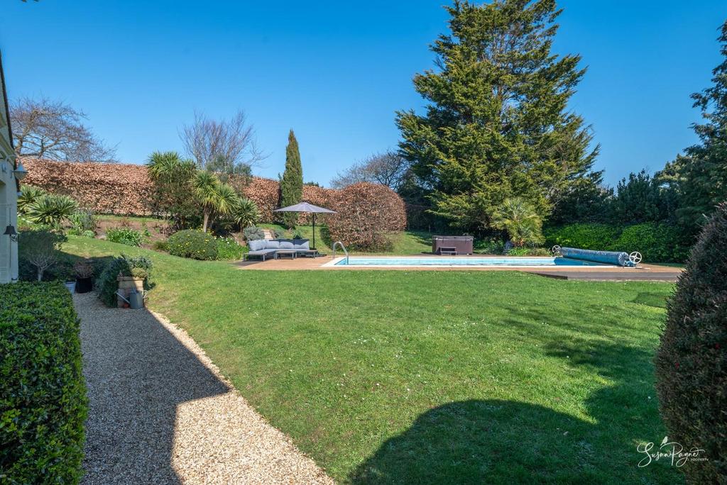Gardens & Grounds