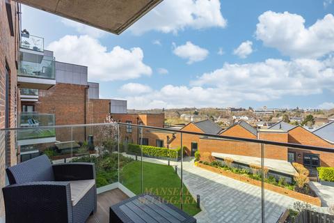 2 bedroom flat for sale, Queens Road, East Grinstead RH19