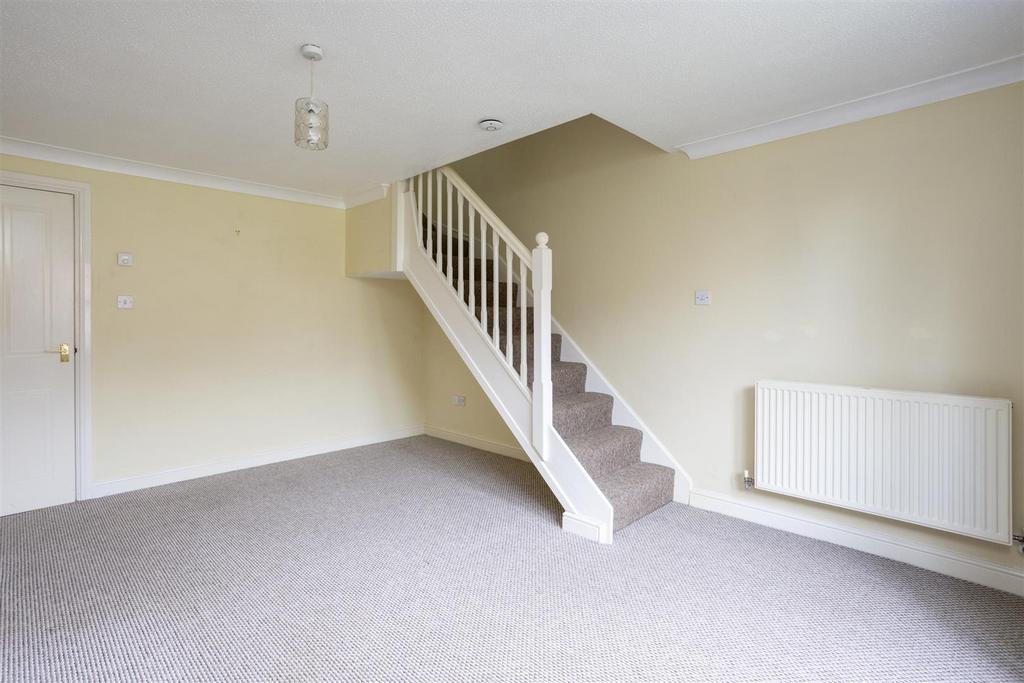 47 Aldborough Way 3.jpg