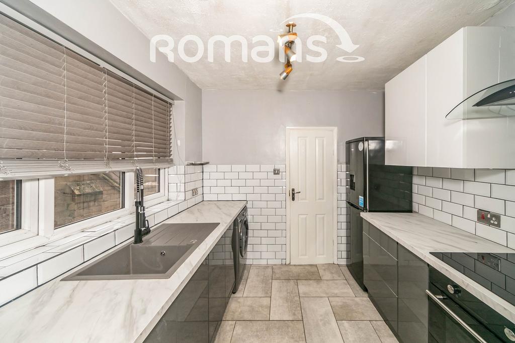 04 kitchen