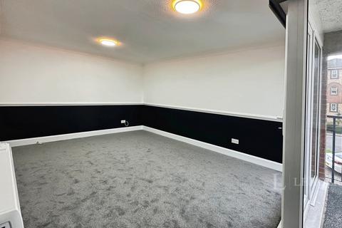 3 bedroom flat to rent, Knights Field, Luton, Bedfordshire, LU2