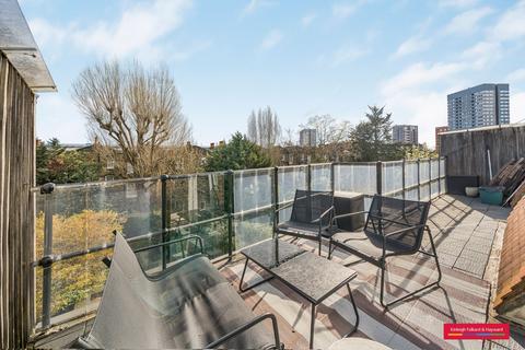 2 bedroom flat to rent, Goldhurst Terrace, London, NW6