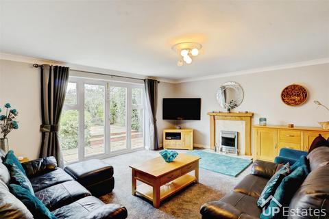 undefined, Snowdrop Close, Bedworth