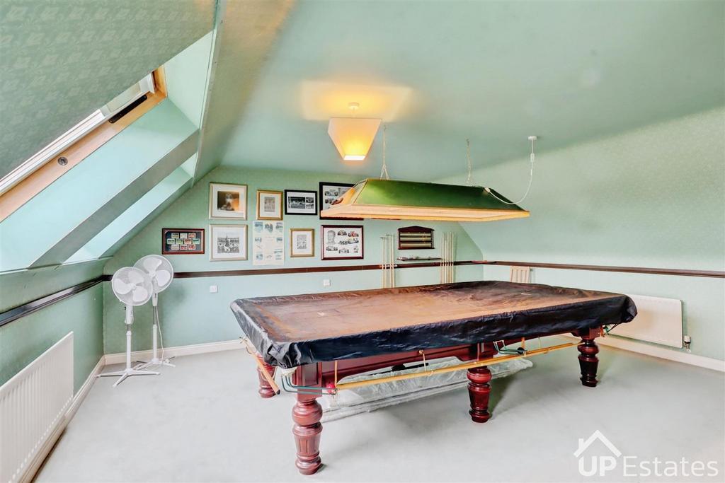 Bedroom/ Snooker Room