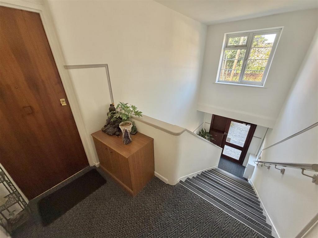 Communal Hallway.jpg