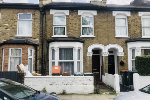 2 bedroom flat to rent, Strode Road, London E7