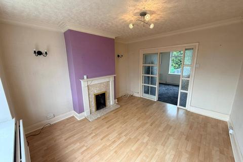 3 bedroom semi-detached house to rent, Bradford, BD6