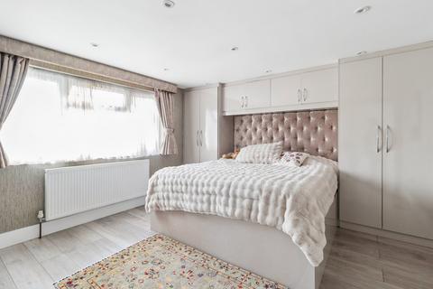 4 bedroom semi-detached bungalow for sale, Mount Park Road, Pinner, HA5 2JS