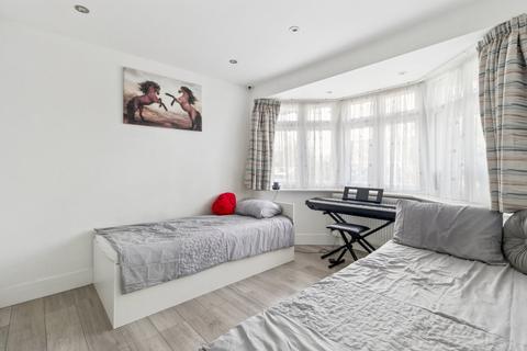 4 bedroom semi-detached bungalow for sale, Mount Park Road, Pinner, HA5 2JS