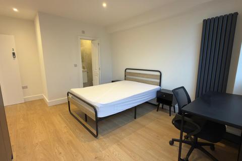 undefined, George V Avenue, Pinner, Middlesex, HA5