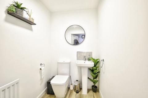3 bedroom end of terrace house for sale, Sandpit Close, Collingtree, NORTHAMPTON