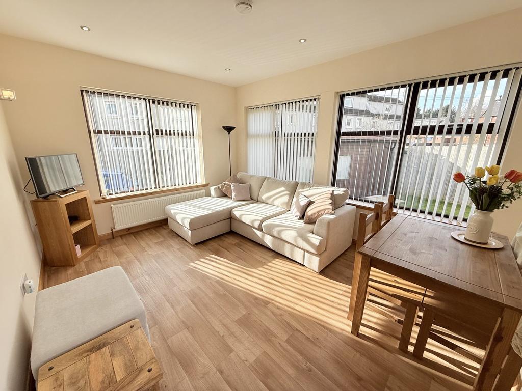 11 Banchory Avenue, Dumfries, DG1 3 BJ - Braidwoods