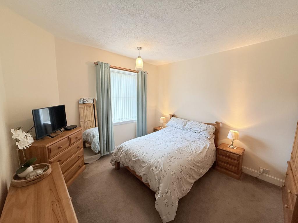 11 Banchory Avenue, Dumfries, DG1 3 BJ - Braidwoods