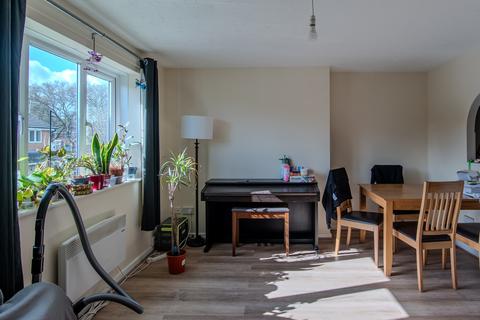 2 bedroom flat for sale, Water Croft, Long Meadow WR4