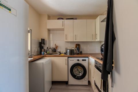 2 bedroom flat for sale, Water Croft, Long Meadow WR4