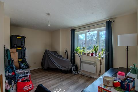 2 bedroom flat for sale, Water Croft, Long Meadow WR4