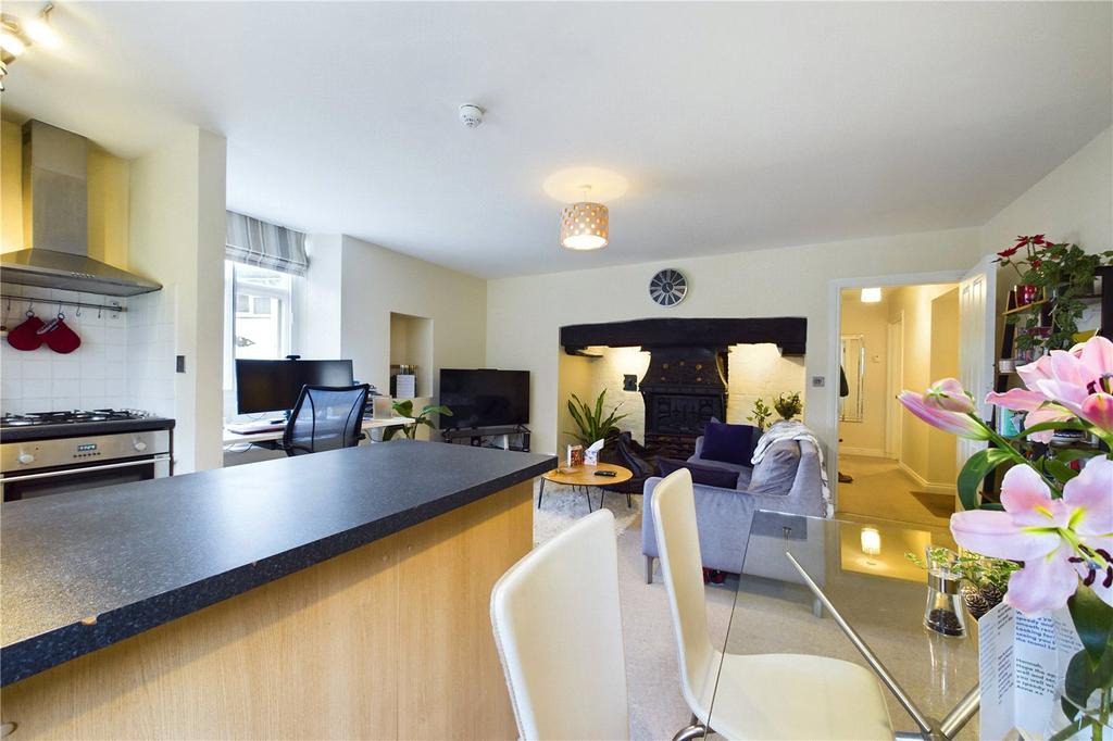 Living/ Kitchen Area