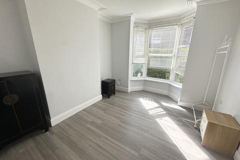 3 bedroom end of terrace house to rent, Falmouth Road, Sheffield, S7
