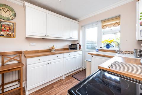 2 bedroom end of terrace house for sale, Grange Road, Romford, RM3