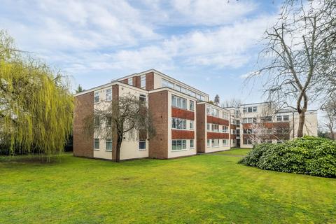 Liskeard Gardens, London, SE3