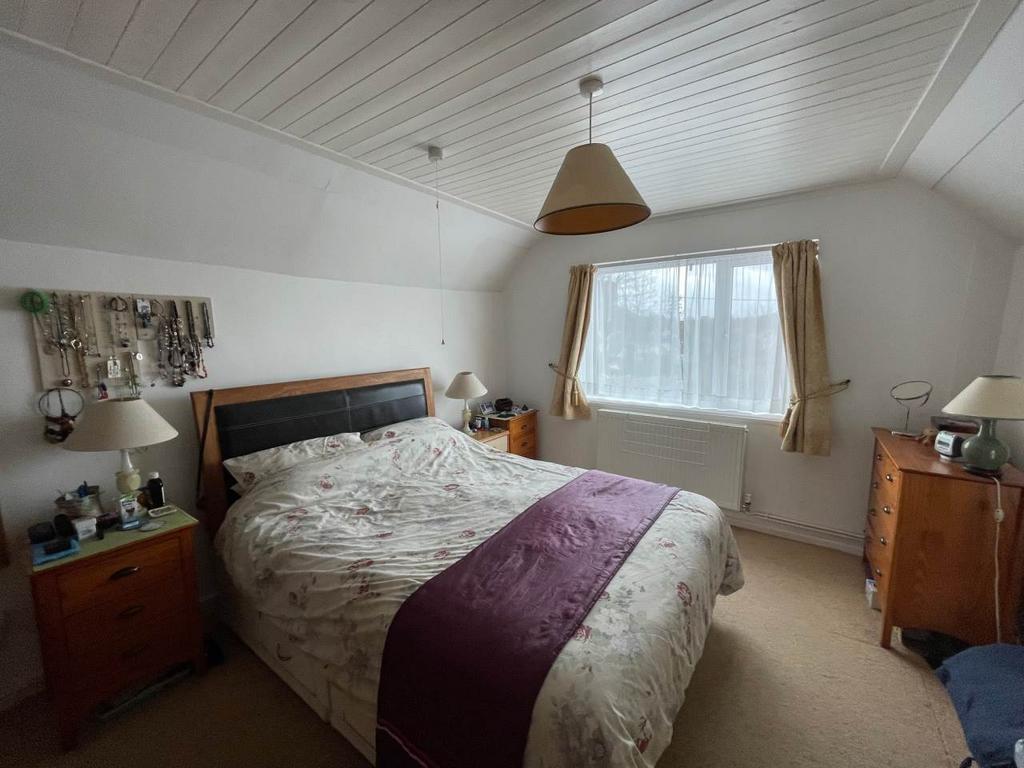 Myrtle cottage bed 1