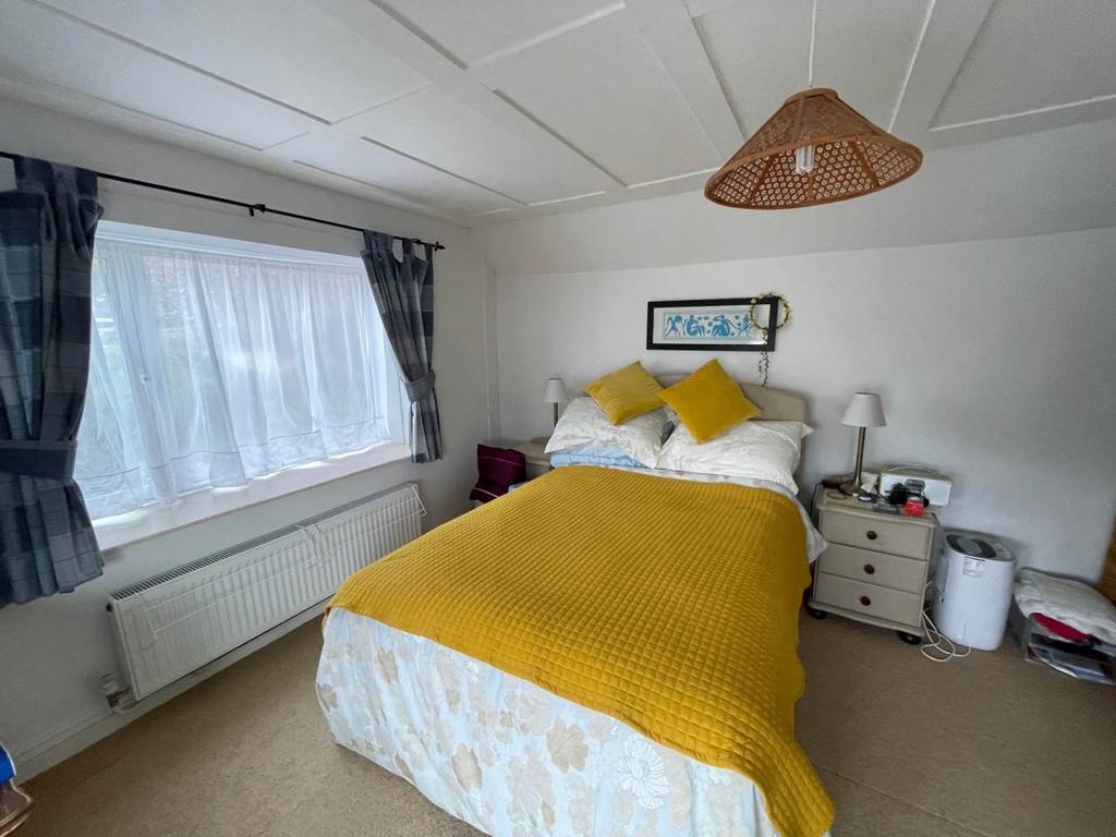 Myrtle cottage bed 2