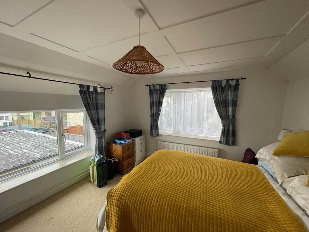 Myrtle cottage bed 2