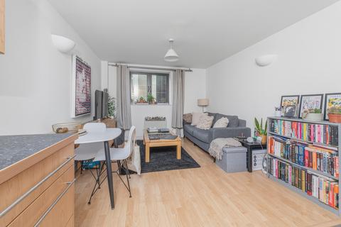 1 bedroom flat for sale, City Walk, Leeds LS11