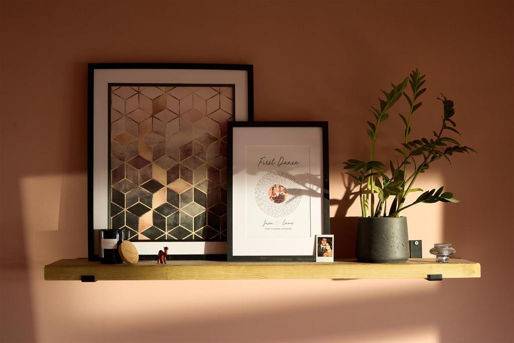 Bedroom 1 015.jpg