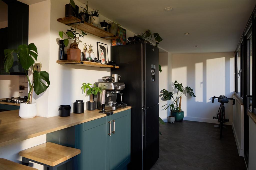 Kitchen 007.jpg