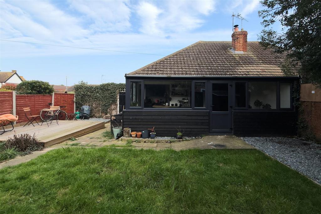 Back Garden 005.jpg