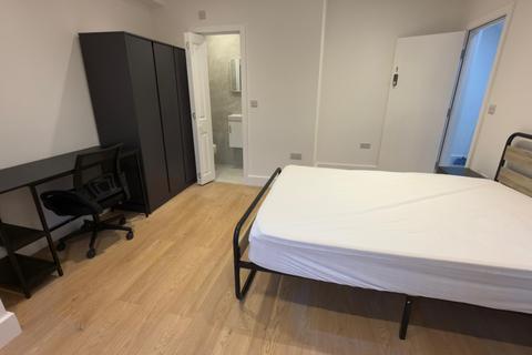 undefined, George V Avenue, Pinner, Middlesex, HA5
