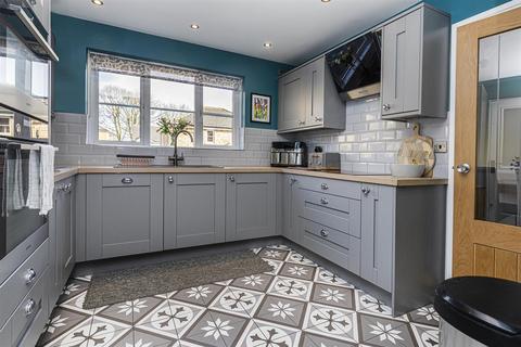 undefined, Wellfield Road, Huddersfield HD3