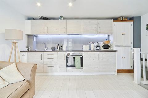 undefined, Holts Crest Way, Leeds