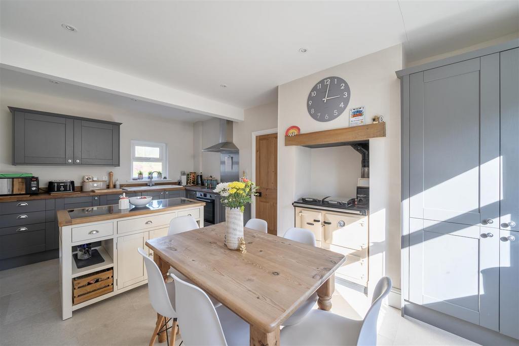 Kitchen/Breakfast Room