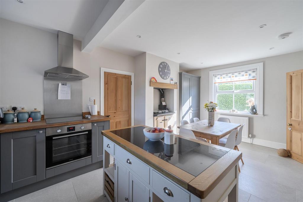 Kitchen/Breakfast Room
