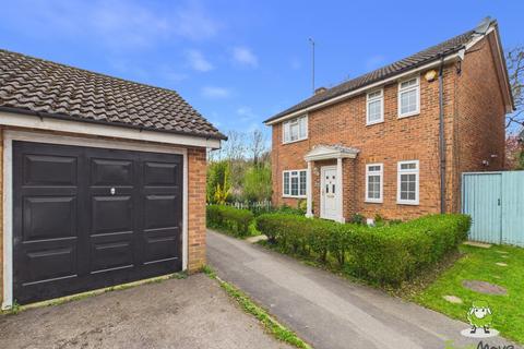 SAFFRON CLOSE, CHINEHAM, BASINGSTOKE, HAMPSHIRE, RG24