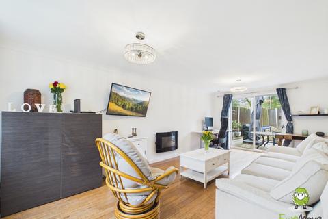 4 bedroom detached house for sale, SAFFRON CLOSE, CHINEHAM, BASINGSTOKE, HAMPSHIRE, RG24