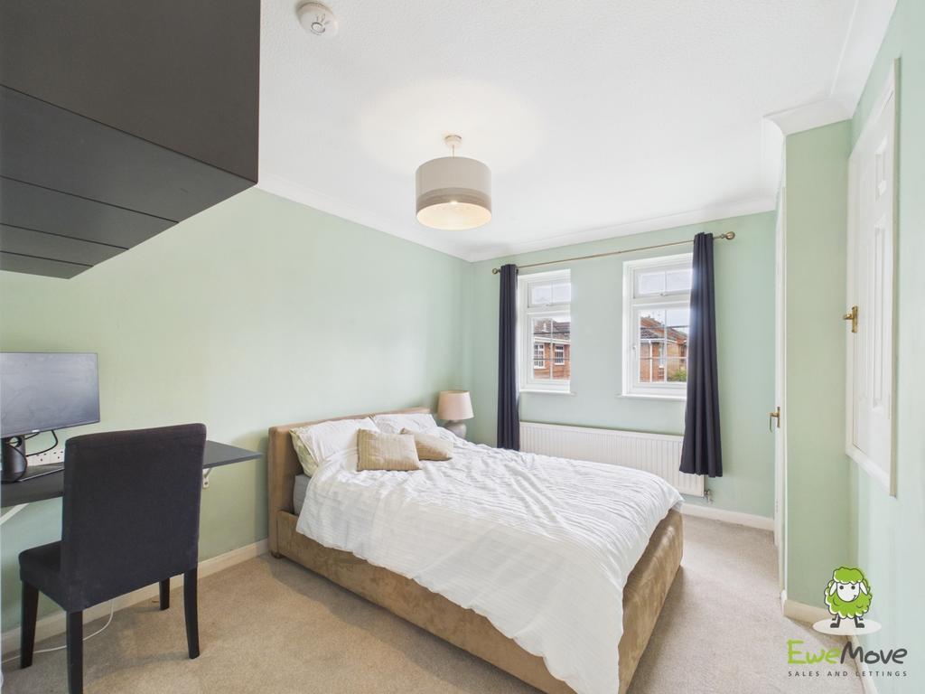 Ewe Move Estate Agents Basingstoke - Saffron Close